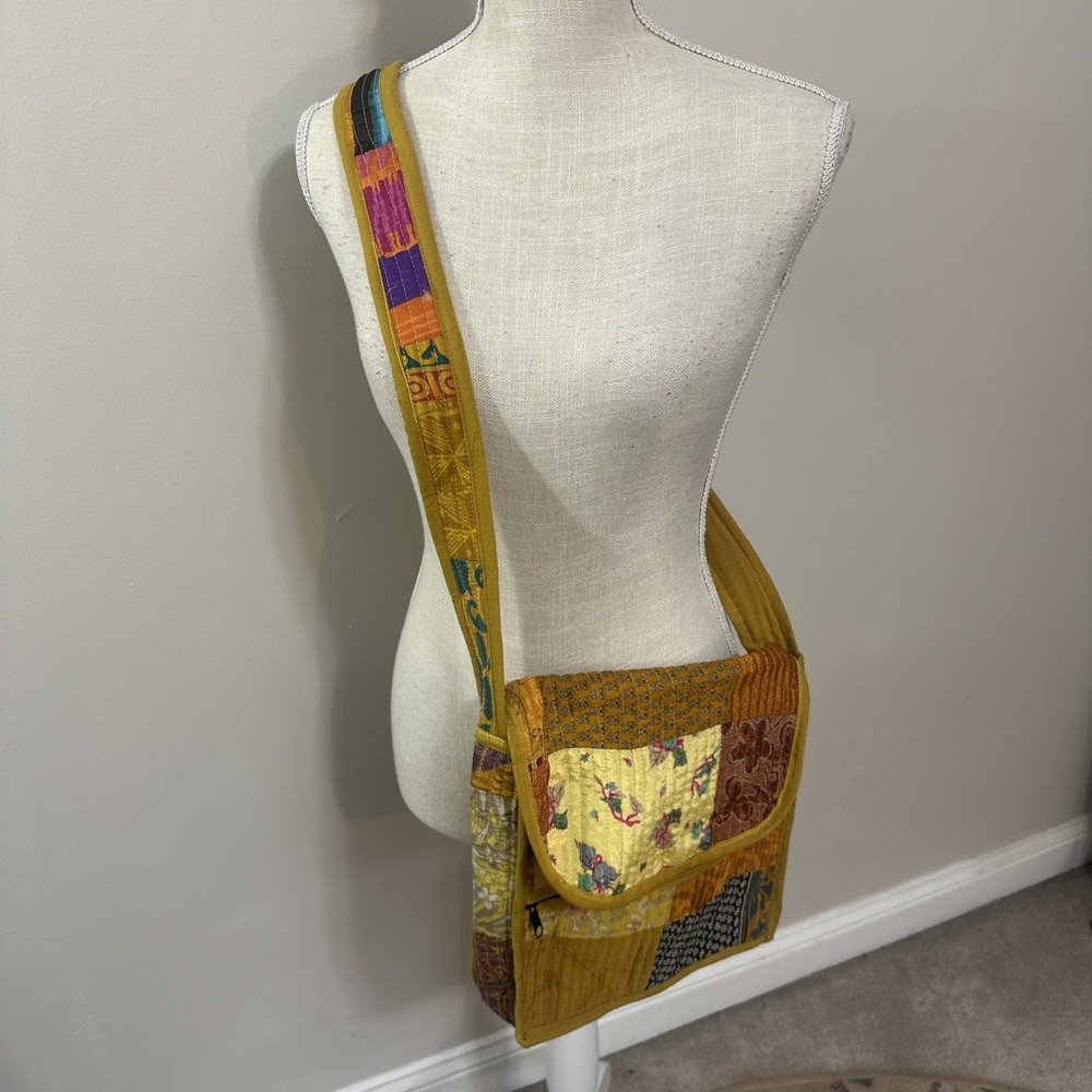 Patchwork Hobo Bohemian Crossbody Bag NWOT - Picture 3 of 8